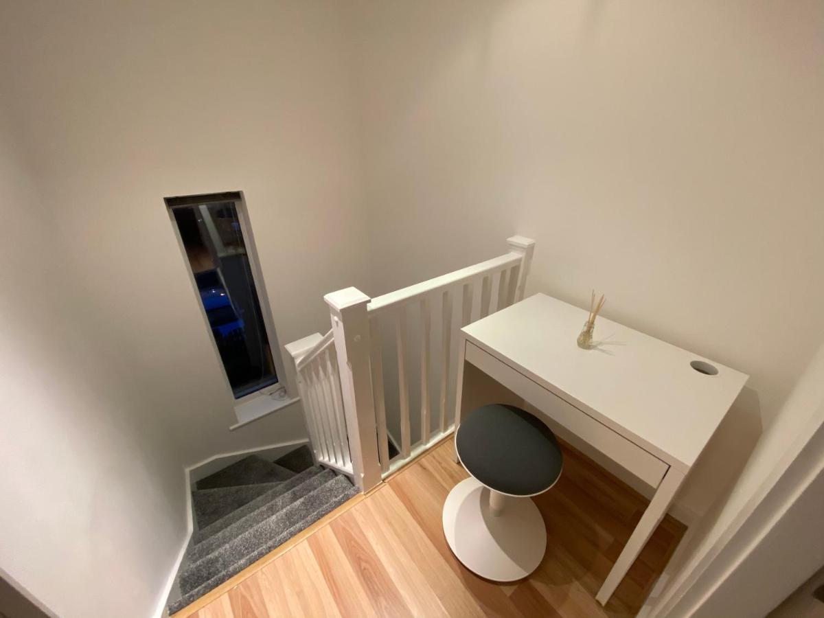 Large 5-Bed City Centre Townhouse With Secure Parking Манчестър Екстериор снимка