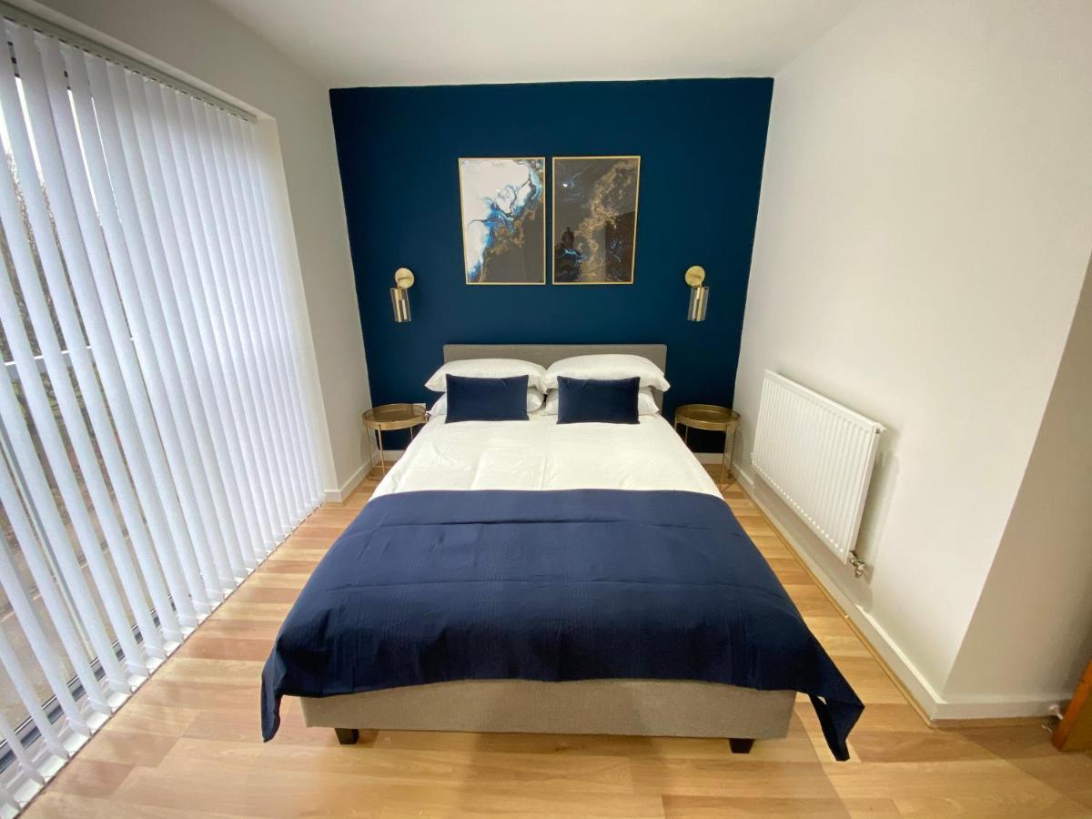 Large 5-Bed City Centre Townhouse With Secure Parking Манчестър Екстериор снимка