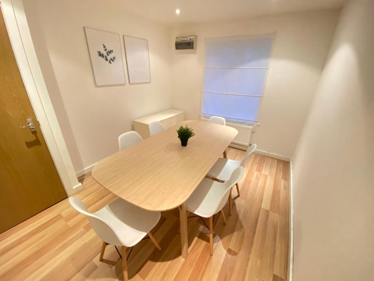 Large 5-Bed City Centre Townhouse With Secure Parking Манчестър Екстериор снимка