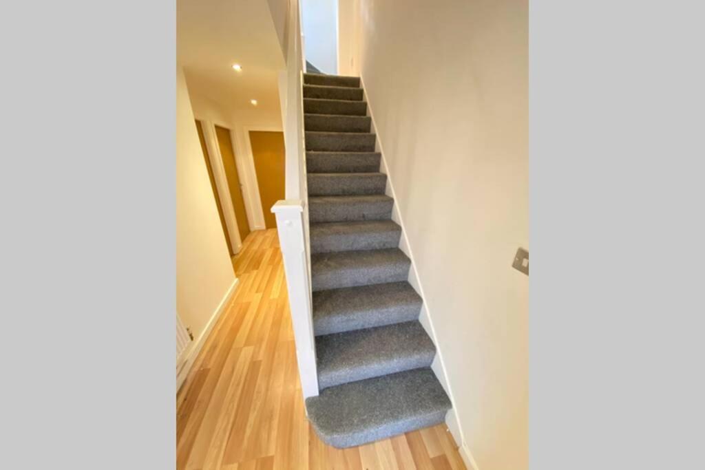 Large 5-Bed City Centre Townhouse With Secure Parking Манчестър Екстериор снимка